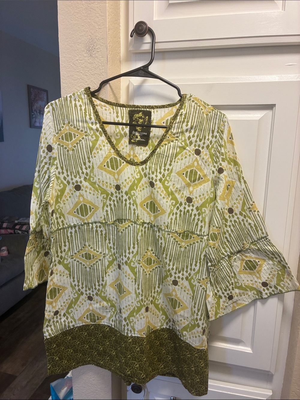 Oleg Cassini sport Green patterned V-Neck Tunic with 3/4 bell sleeves